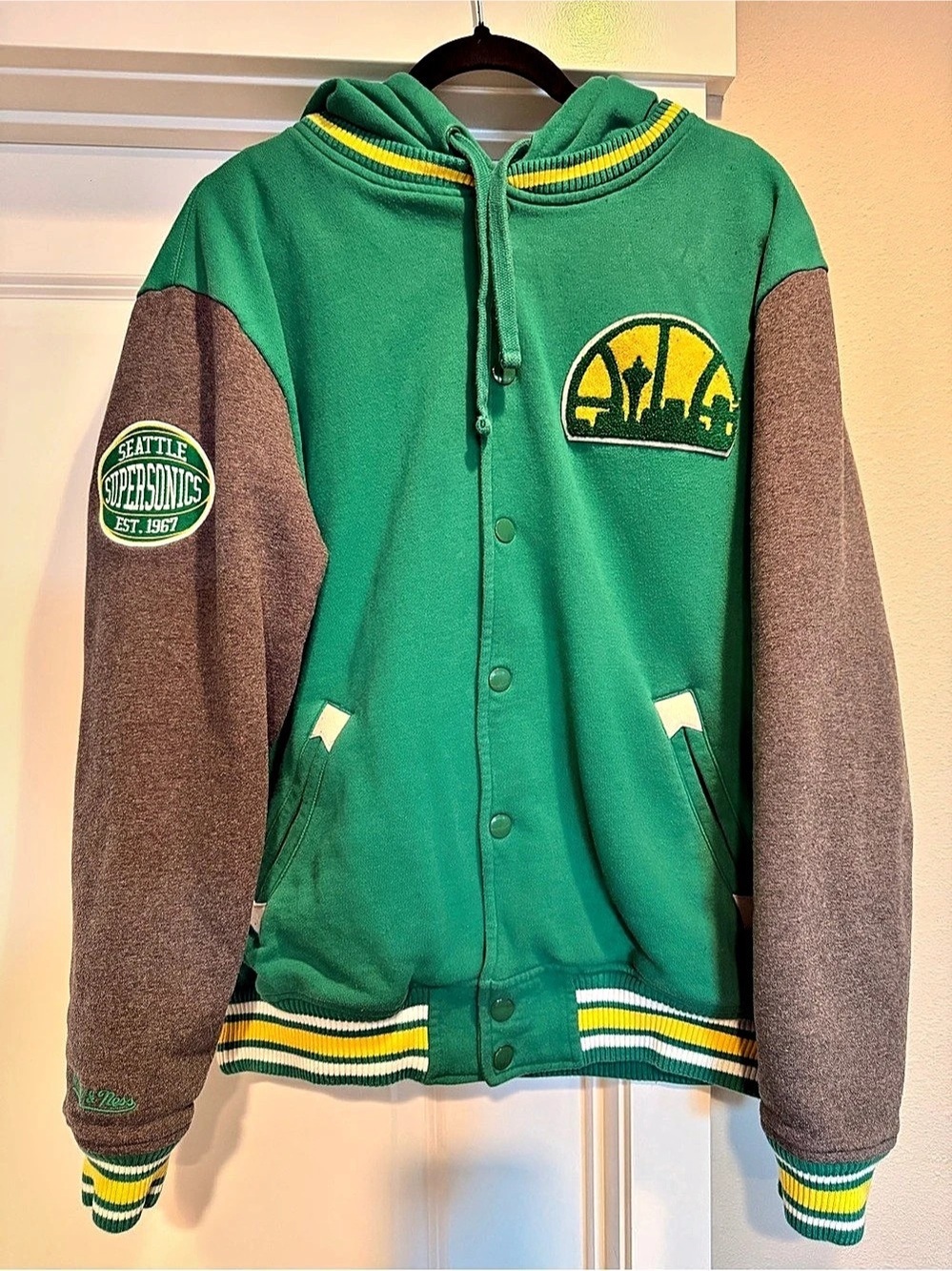 Mitchell & Ness NBA Hardwood Classics Seattle Supersonics Varsity Jacket Varsity
